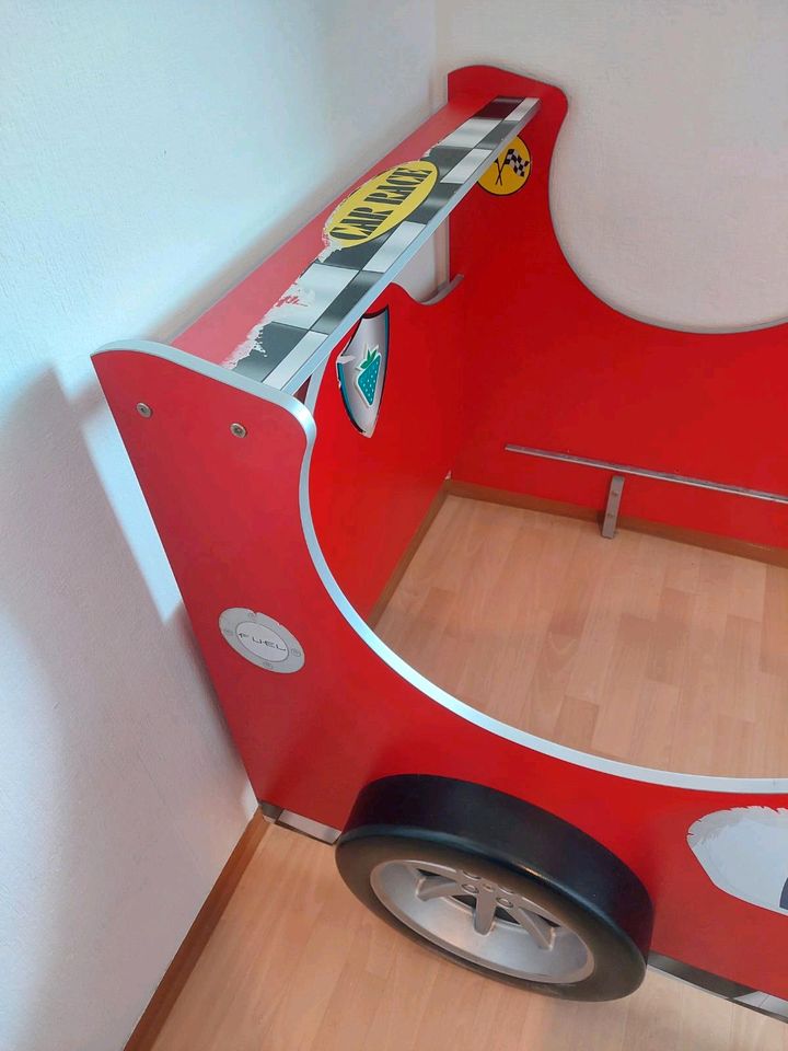 Kinderbett auto und kleidersxhrank in München