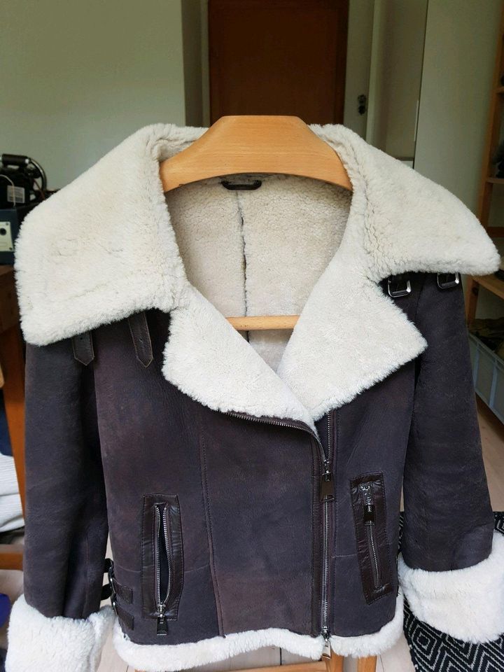 Hochwertige Echtlederjacke mit Schaffelleinsatz Lederjacke in Rehlingen