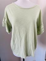 GAP grün lindgrün hellgrün Shirt t-Shirt m-L 42-44 S Volants Frankfurt am Main - Seckbach Vorschau