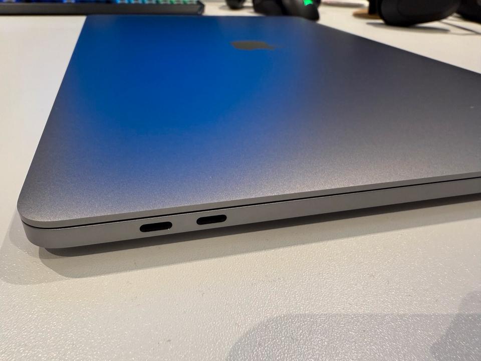 NEU! Apple MacBook Pro 2019 16" Intel i9 2.3 GHz, 16 GB RAM, 1TB in Dürnau