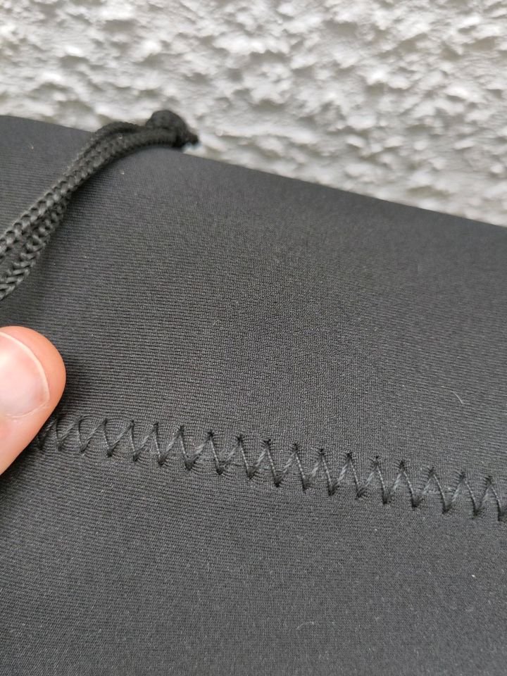 Schwarze Kamera Objektivschutztaschen aus Neopren in Brühl