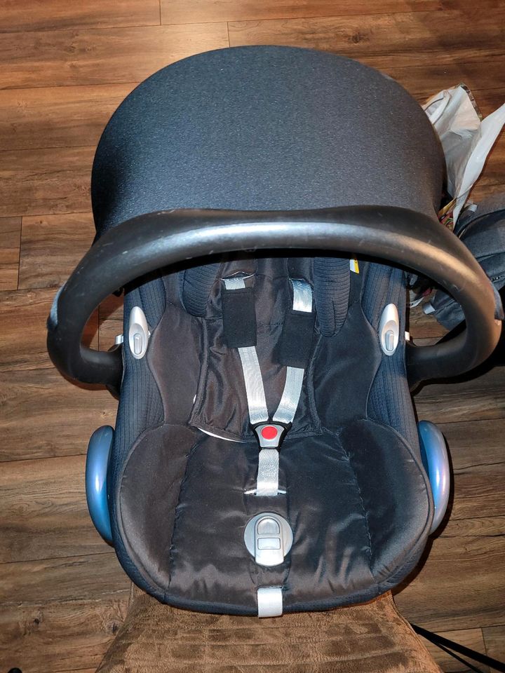 Maxi Cosi + ISOFIX Station in Flensburg