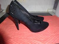 HIGH HEELS/ PUMPS IN SCHWARZ MIT GLITZERSTEINEN, CATWALK, GR.40 Düsseldorf - Oberbilk Vorschau