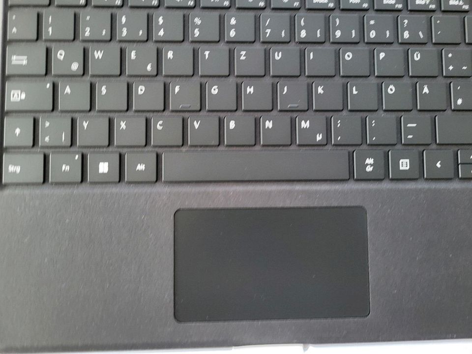 Microsoft Surface Pro 8 / 9 / X Signature Keyboard Schwarz in Limburg