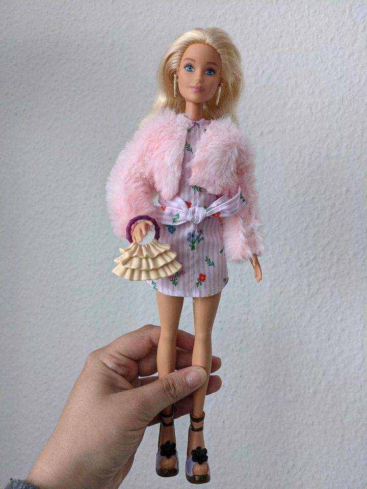 Barbie Kleidung Kleider Sets Puppen Zubehör Accessoires Mini Fash in Dresden