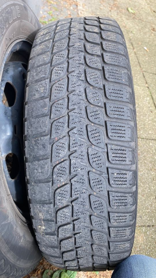 4 Stahlfelgen 5Jx14 mit Winterreifen 165/70 R14 81T ohne Profil in Essen