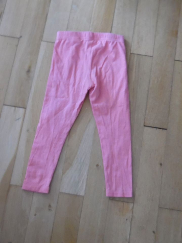 2 schöne Mädchen Leggings GR.104 NeuW. Zustand in Saarbrücken