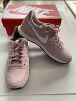 Nike Damen Sneaker Größe 37 1/2 Brandenburg - Hohen Neuendorf Vorschau