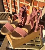 Ugg Sandalen zum Binden altrosa Gr. 38 neu Kiel - Schreventeich-Hasseldieksdamm Vorschau