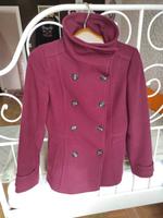 Jacke von H&M in 38. Farbe ist dunkelrot bzw beere Bayern - Bad Kissingen Vorschau