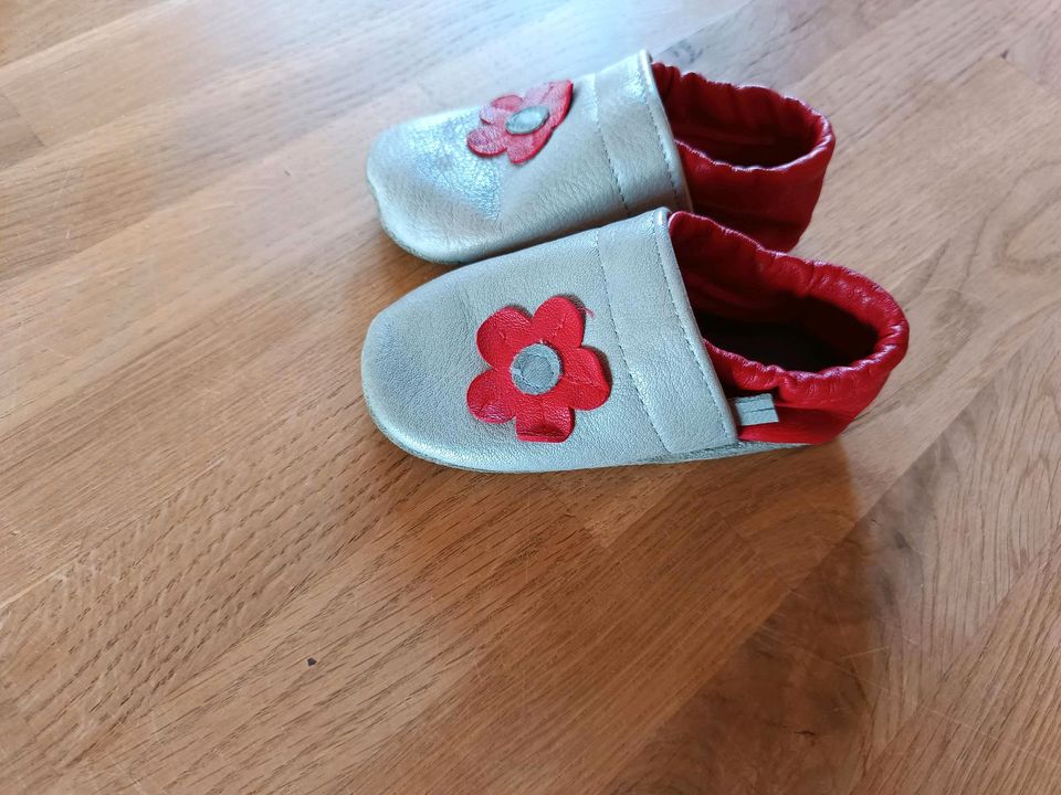 Lederpuschen/Krabbelschuhe/ Babyschuhe in 20/21 in Hohenfels