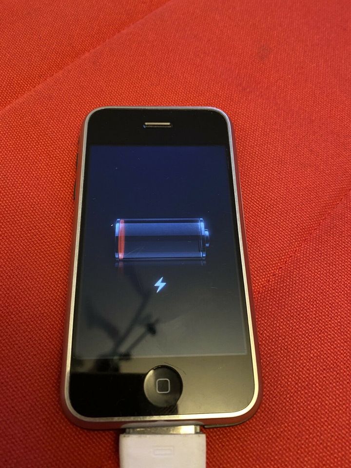 Apple IPhone 2G 8GB Ohne Zubehör Original in Düsseldorf