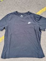 Nike und Ellesse T-Shirt Niedersachsen - Bramsche Vorschau