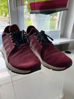 Weinrote Adidas Schuhe / Sneaker Größe 10 / 44 Hessen - Bad Homburg Vorschau