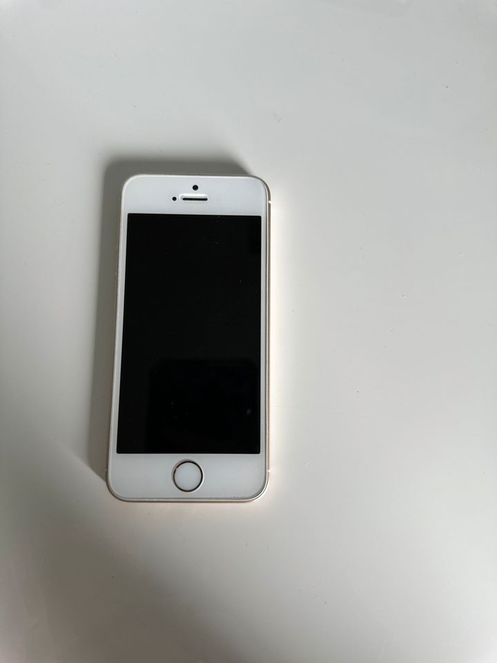 iPhone SE (funktioniert) in München