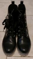 Stylischer Stiefel, Gr. 8, schwarz mit schwarzweißer Sohle Hessen - Reinheim Vorschau