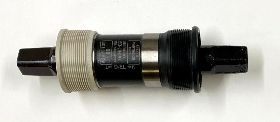 Innenlager / Tretlager Shimano BB-UN26 127 mm Vierkant/BSA in Bremen