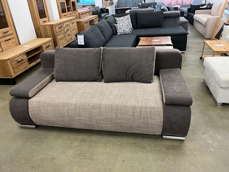 Möbel Outlet/Baumkantentisch Schlafsofa Betten Tische Stühle in Neustadt