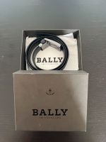 Bally Gürtel dunkelblau Leder Made in Italy Größe 85 Friedrichshain-Kreuzberg - Kreuzberg Vorschau