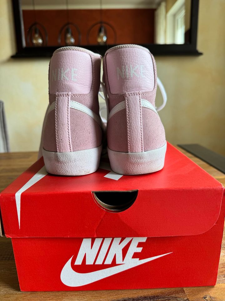 Nike Blazer 38,5 Pink in Gladbeck