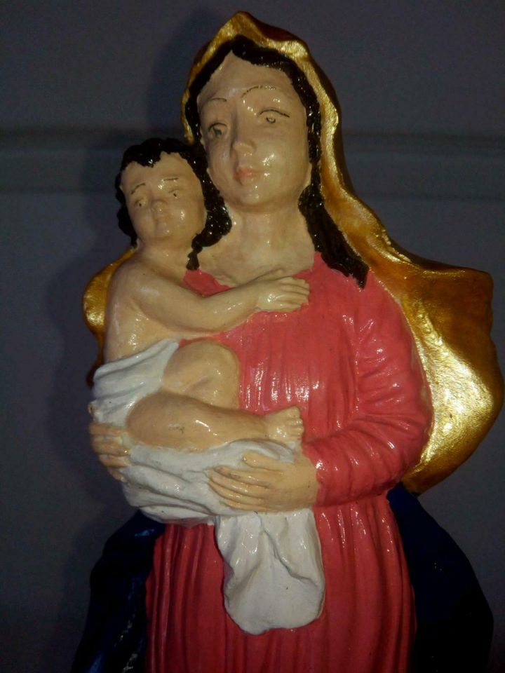 Figur Madonna mit Kind, Vollgips, bemalt in Günzburg