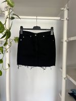 Schwarzer stretchy Jeans Minirock von Parisian Größe M/L Stuttgart - Stuttgart-Nord Vorschau