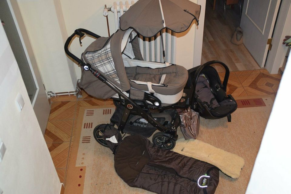 Kinderwagen Hartan Racer GT + Babyschale + viel Zubehör in Bad Freienwalde