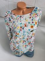 Esprit Damen Shirt Oberteil Blumen bunt 38 Niedersachsen - Bergen Vorschau