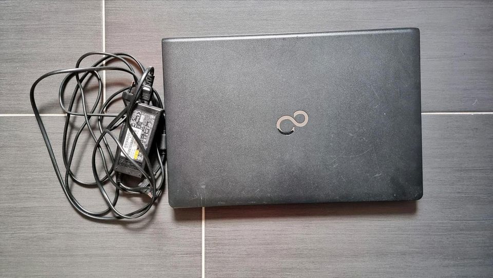 Fujitsu Lifebook A555 I5 defekt in Villingen-Schwenningen