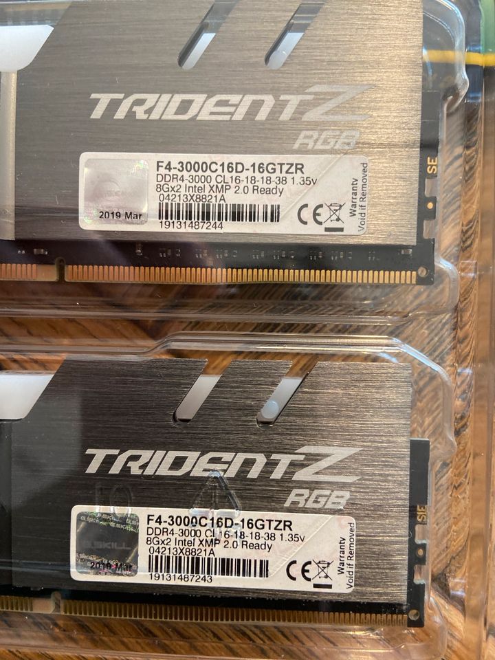 2x 8GB G Skill Trident Z Arbeitsspeicher in Walchum