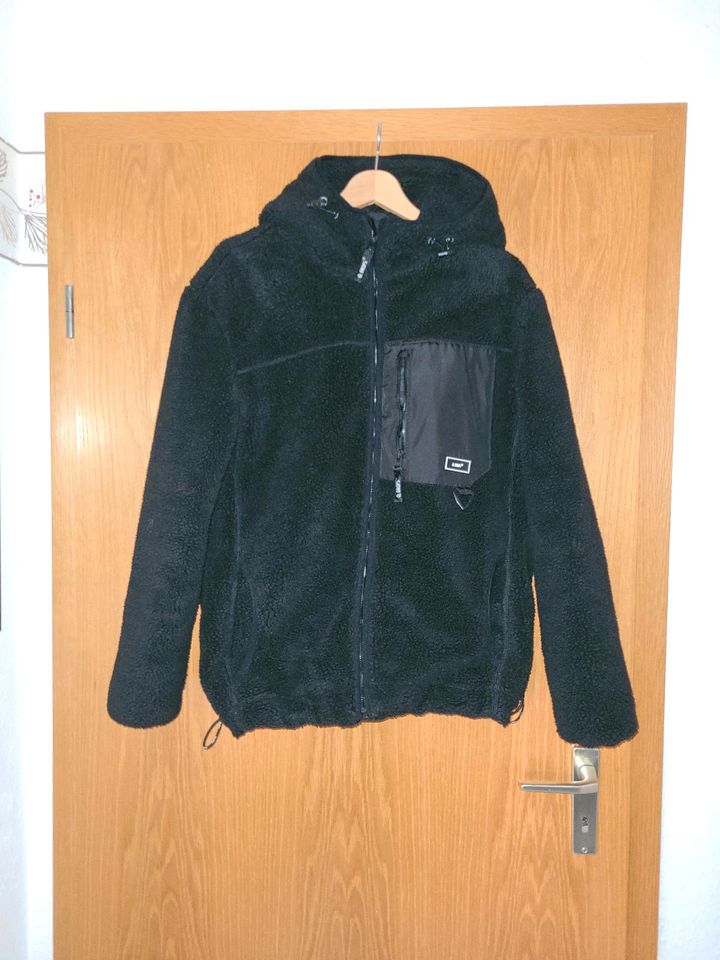 TeddyJacke Jungen schwarz Gr.S (von Bershka) in Gechingen