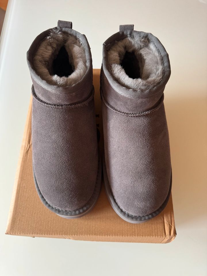 UGG Classic Ultra Mini Platform 39 in Wettenberg