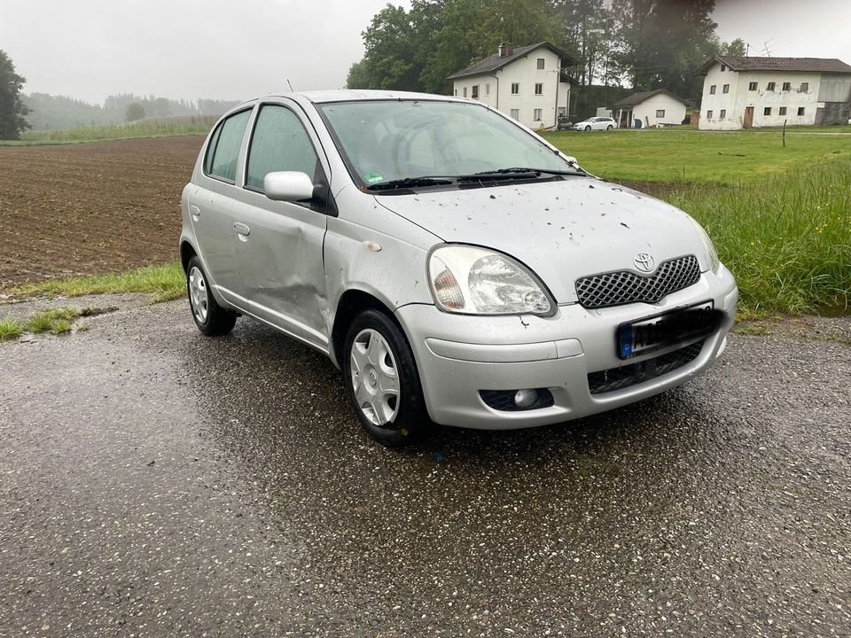 Toyota Yaris VVT-i Klima wenig Km!!! in Rosenheim