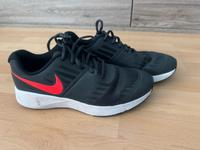 Nike Turnshuhe Sportschuhe Gr. 38 Bayern - Hallbergmoos Vorschau