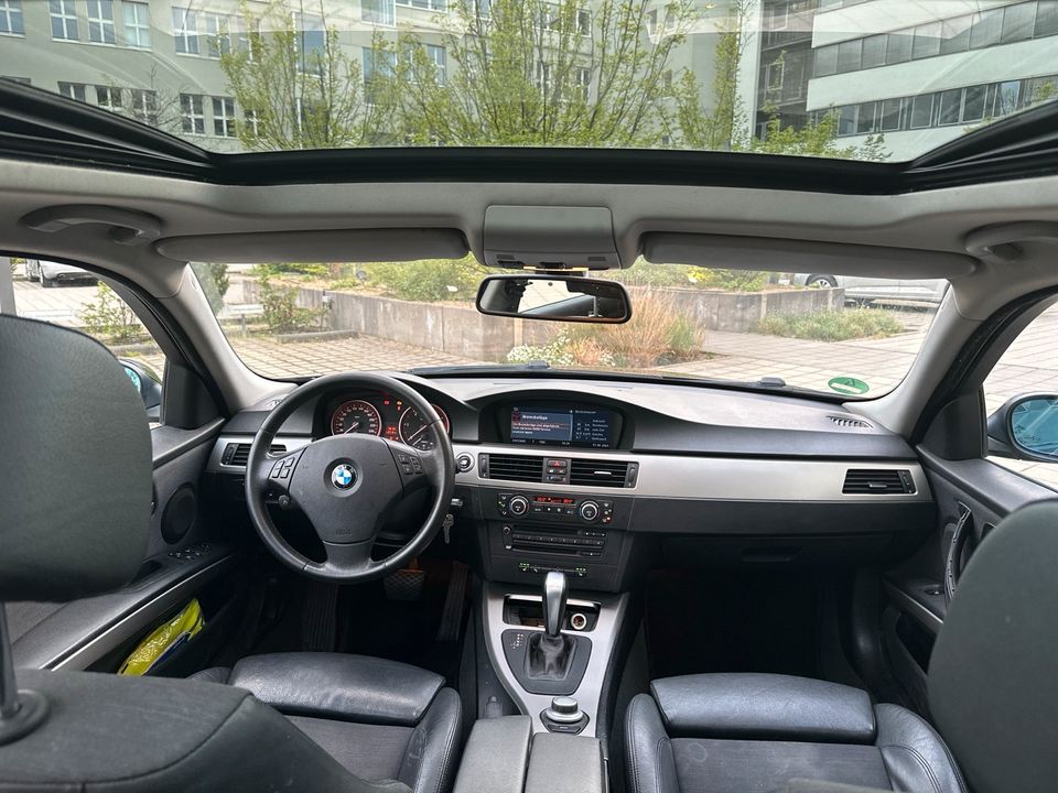 BMW 330 XD Klima Navi SHZ Pano TÜV 07/25 in Nürnberg (Mittelfr)