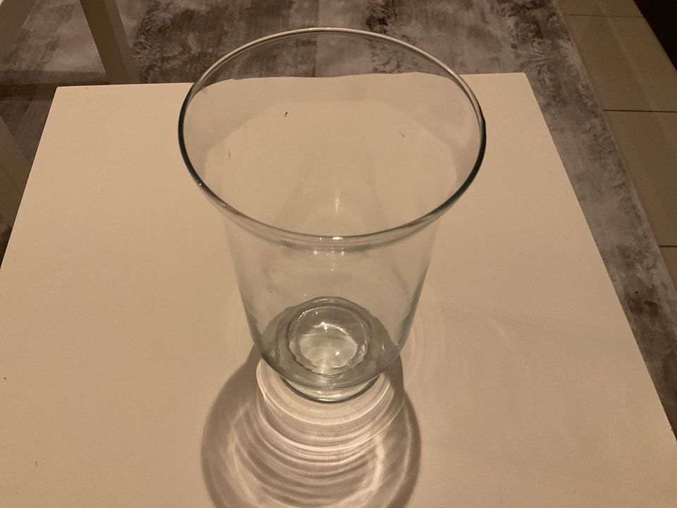 Vase aus Glas in Reinheim