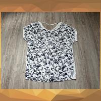 Esprit / Größe S / T-Shirt / Oberteil / Blumen / Weiß Navy Hessen - Körle Vorschau