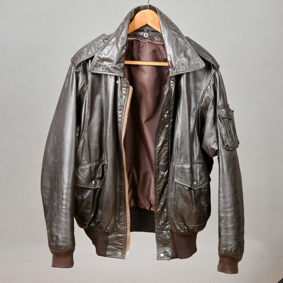 Stilvolle Lederjacke Größe 52 – Vintage aus den 60ern in Bergneustadt