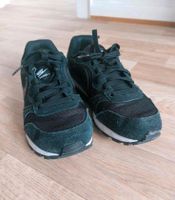 Nike MD Runner Sneaker schwarz Größe 39 fast neu Hessen - Witzenhausen Vorschau