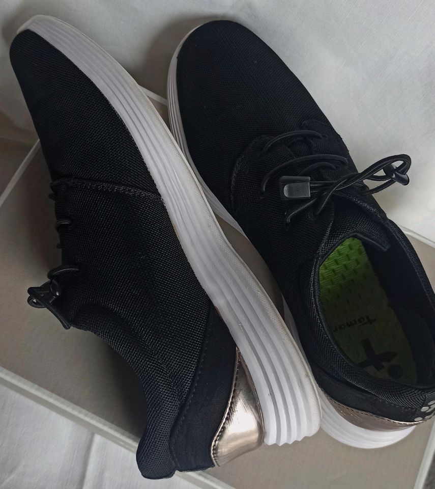 TAMARIS Sneaker schwarz Gr. 41 Yoga-fit Sohle Mesh leicht in Berglen