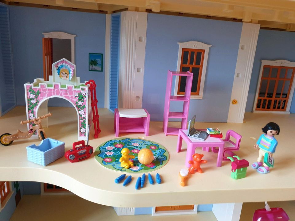 Playmobil Dollhouse+Zusatzetage+9 Sets+Beleuchtung+Fam Hauser in Zemmer