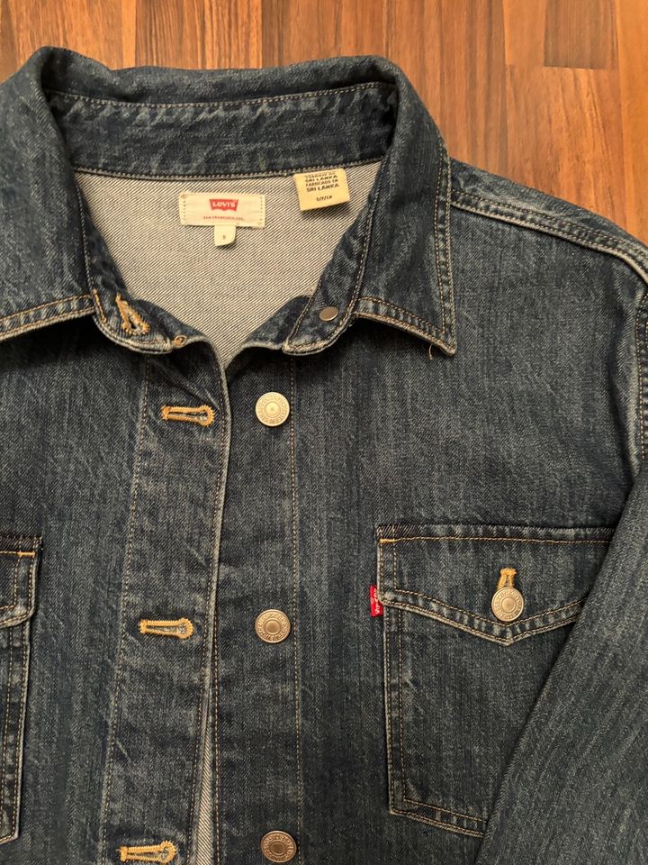 Levi‘s Denim Jacke/ Größe S/ NEU in Berlin