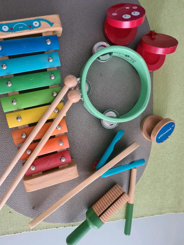 Holzinstrumente für Kleinkinder in Ried