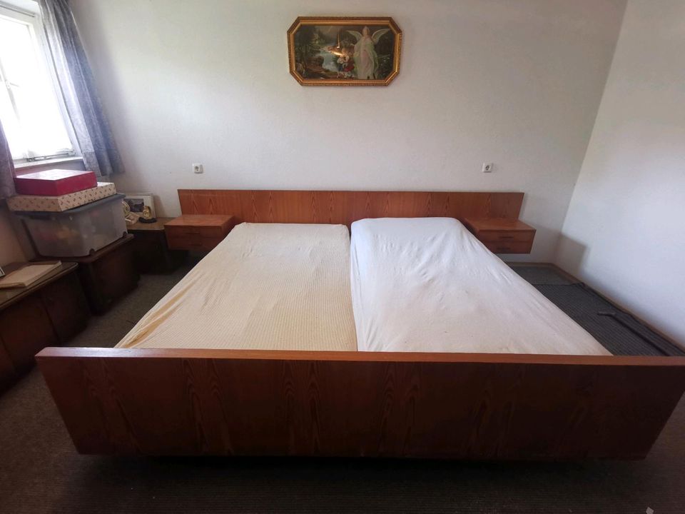 Doppelbett zu verschenken in Pittenhart