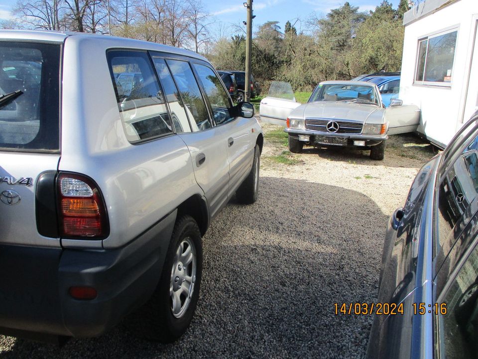 Toyota RAV 4 1.Hand,Scheckheft komplett in Bonn