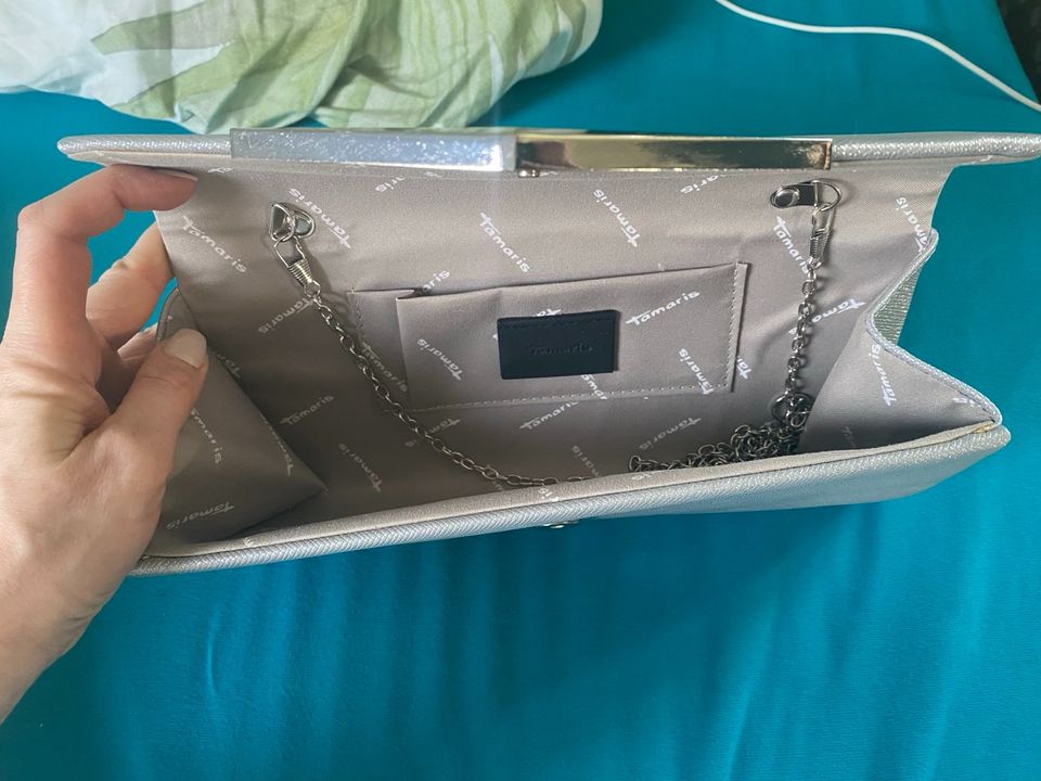 Tamaris Clutchbag Clutch Umhängetasche Handtasche Silber neu in Saarland -  Homburg | eBay Kleinanzeigen ist jetzt Kleinanzeigen