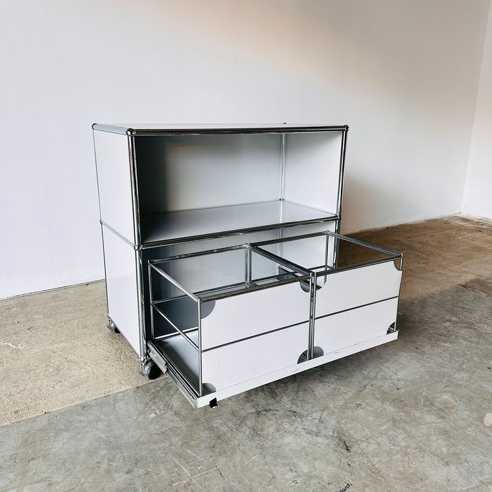 TOP Preis! | 1x USM Haller Board inkl. 19% Mehrwertsteuer | Container mit Auszug | Sideboard / Highboard in lichtgrau | Büro Designklassiker | Rollcontainer in Düsseldorf