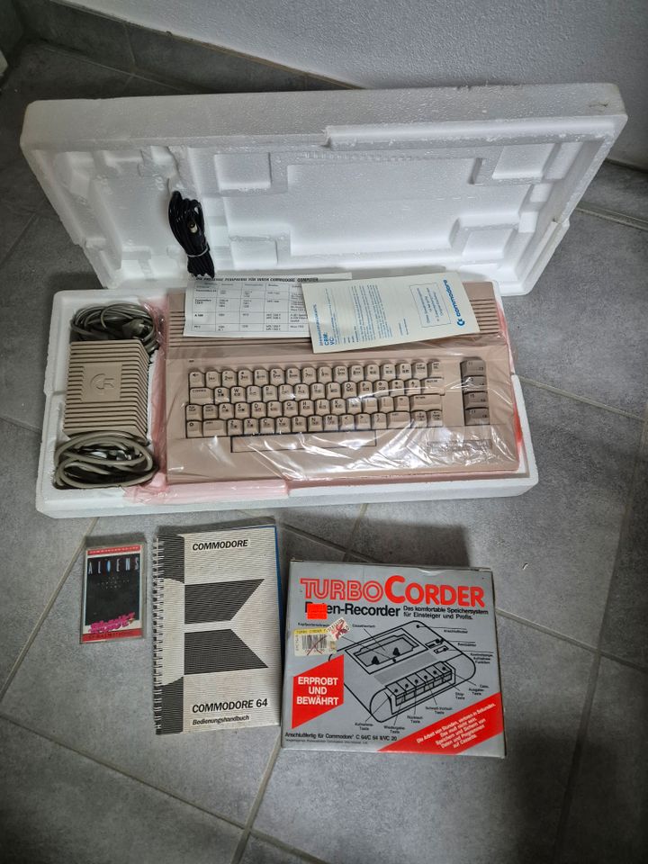 Commodore C64, org Verpackung Datasette ect in Marzling