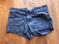 blaue Jeans, low rise, Shorts, Hollister, Jeansgröße 24/XS Niedersachsen - Zeven Vorschau