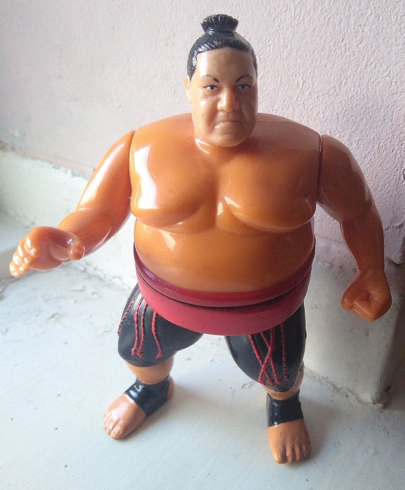 YOKOZUNA Hasbro Figur WWF WWE 1990er in Hamburg